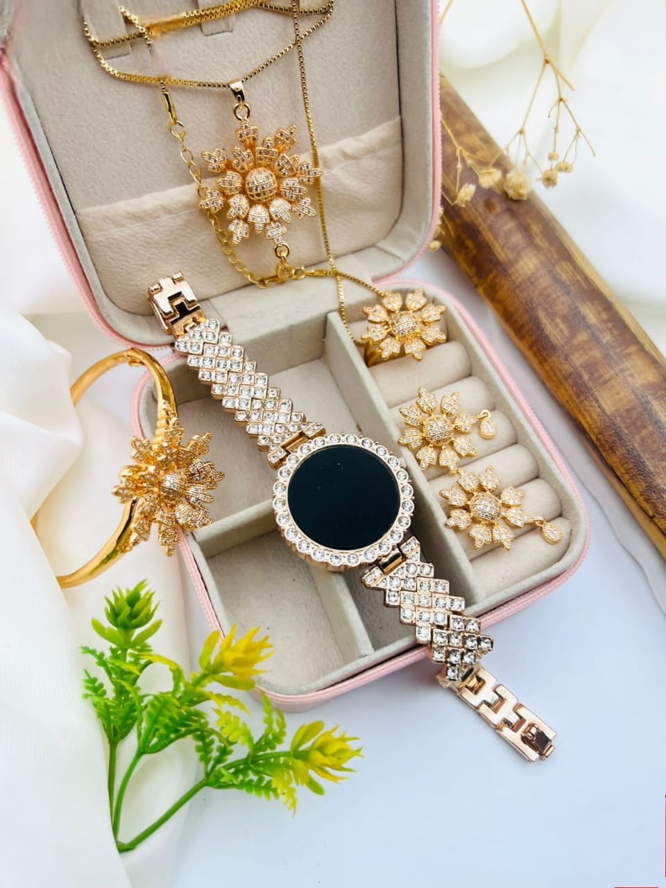 GIFT SET COLLECTION 🎁  LED JEWELRY WATCH WITH COMPLETE ZIRCON COMBO SET ❤ WITH ORGANISED JEWELRY BOX